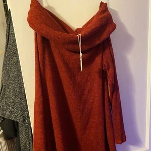 Off the shoulder maternity top